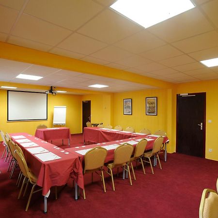 Cit'Hotel - Hotel Le Cedre Noyon Bagian luar foto