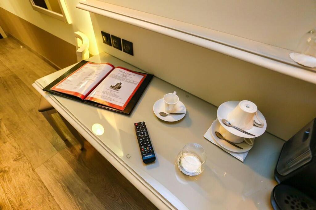 Cit'Hotel - Hotel Le Cedre Noyon Bagian luar foto